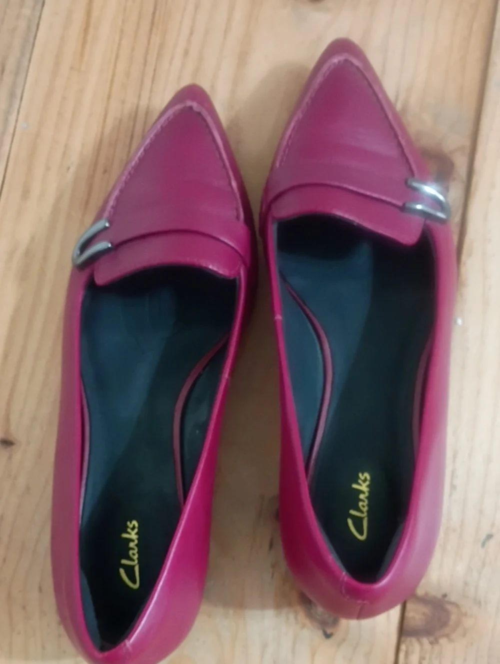 Clarks Red Leather Pointed Toe Slip On Flats Size 7